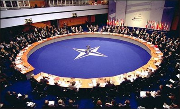 Saggezza di un ambasciatore: sciogliere la NATO